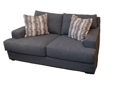 2702 Loveseat